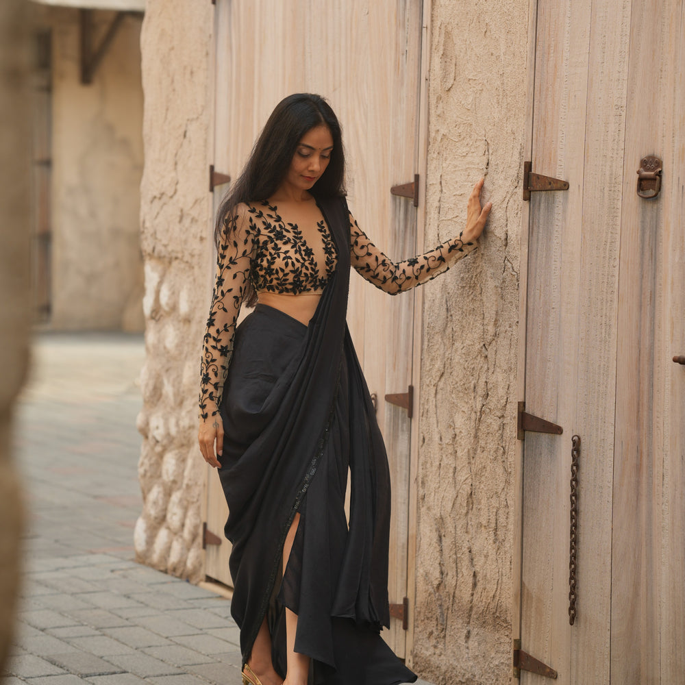 
                      
                        Raaya Saree
                      
                    