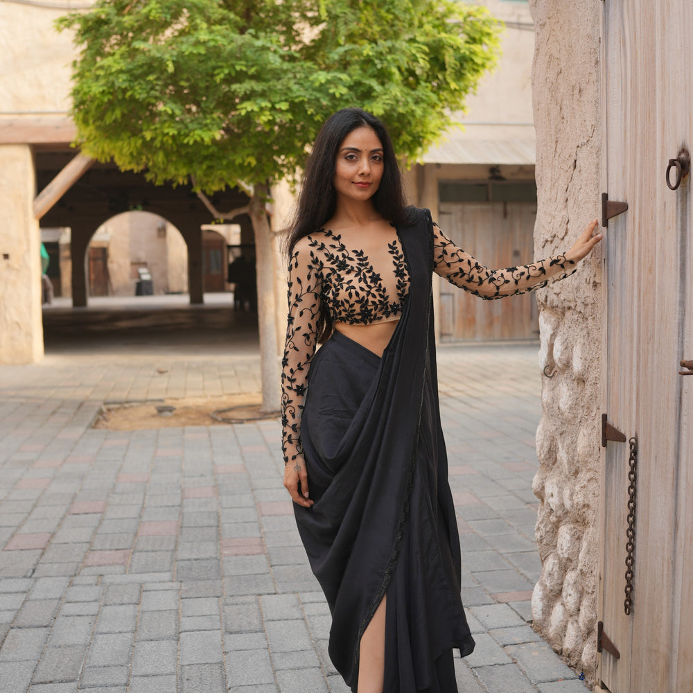 
                      
                        Raaya Saree
                      
                    