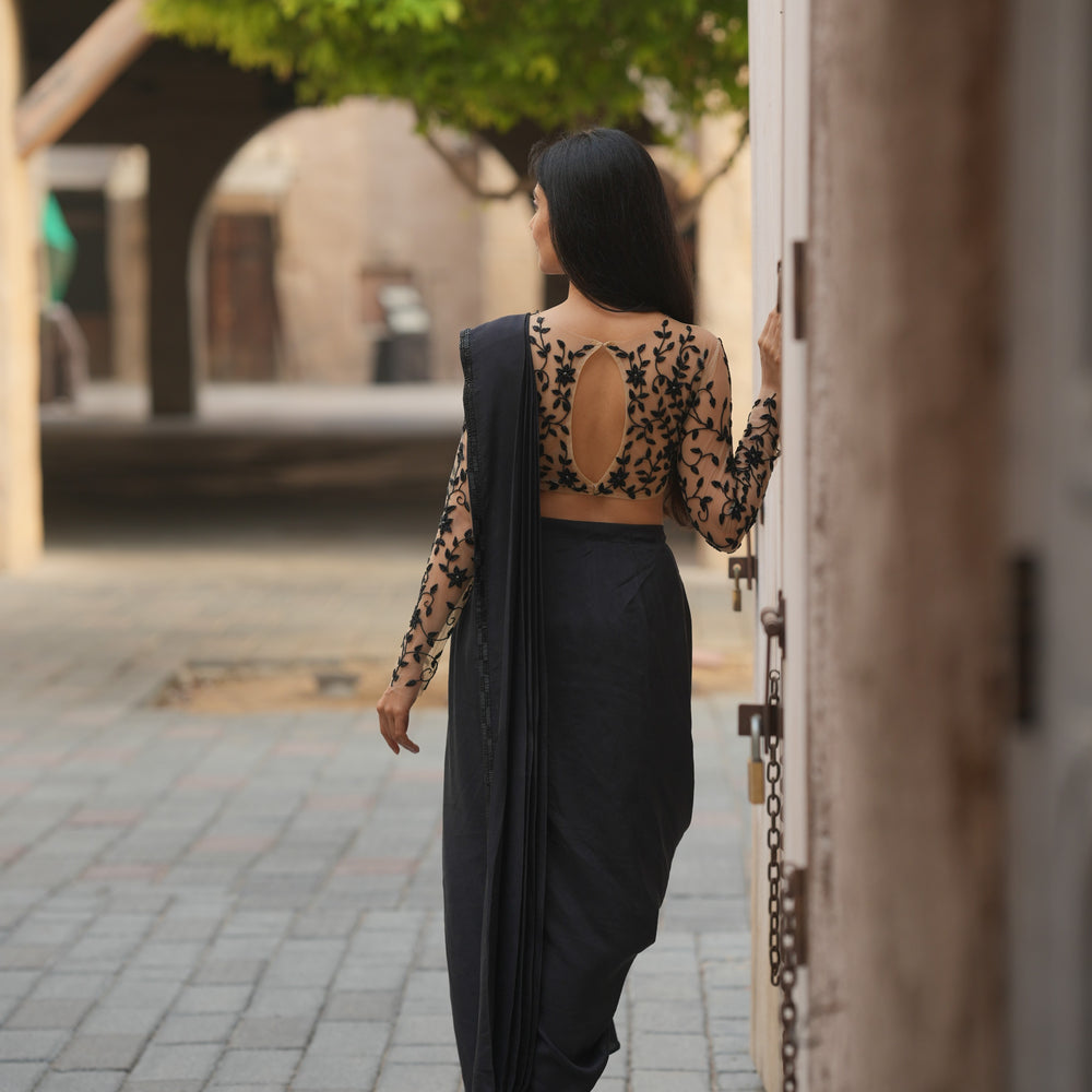 
                      
                        Raaya Saree
                      
                    