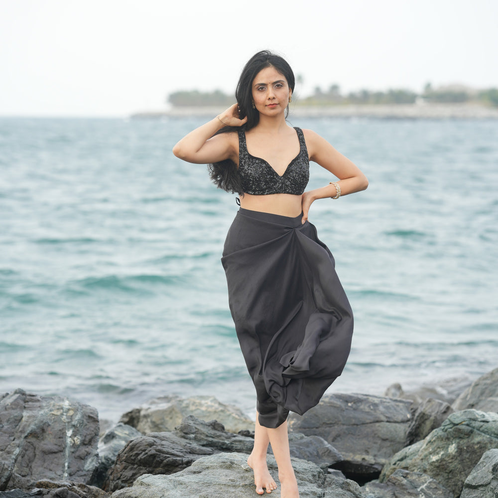 
                      
                        Roshni Blouse
                      
                    