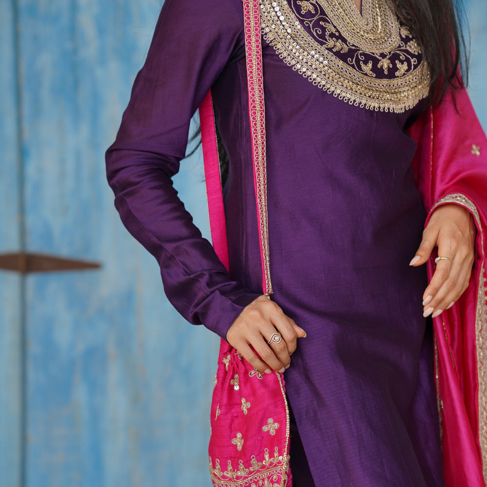 
                      
                        Rani Two Way Sling Potli
                      
                    