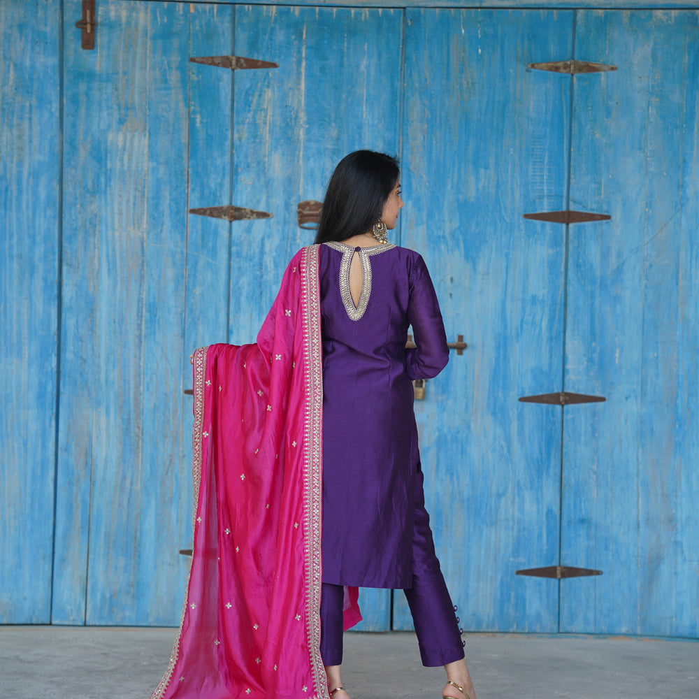 
                      
                        Rani Kurta Set
                      
                    